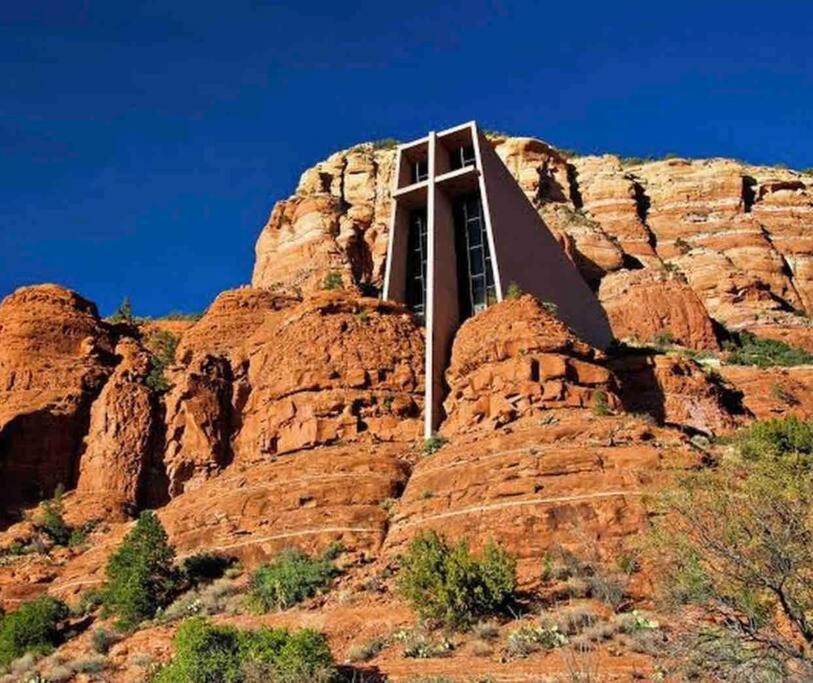 Vista To Red Rock Pets Friendly And Hot Tub Holiday home