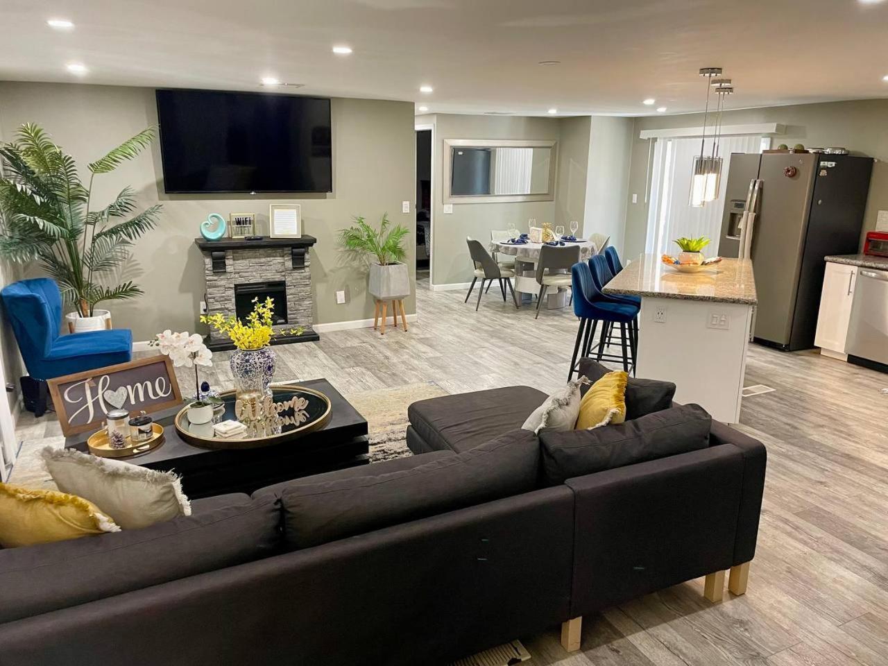 Vista To Red Rock Pets Friendly And Hot Tub Holiday home