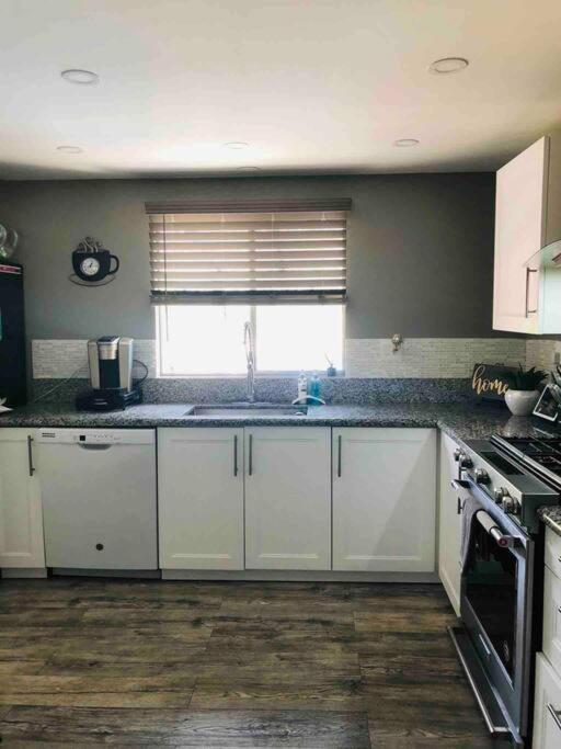 Vista To Red Rock Pets Friendly And Hot Tub Hébergement de vacances